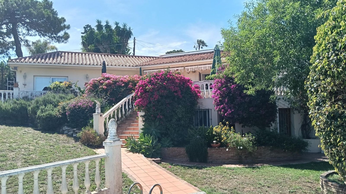 Huis te koop in El Chaparral | 3 slaapkamers H5083156
