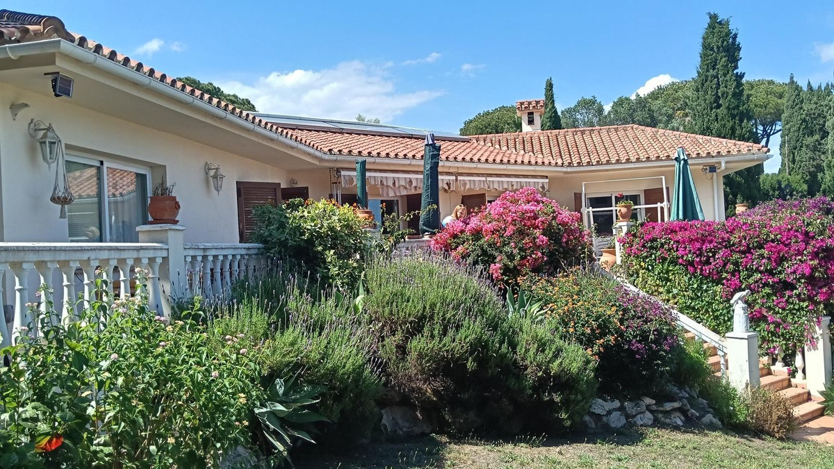 Huis te koop in El Chaparral | 3 slaapkamers H5083156