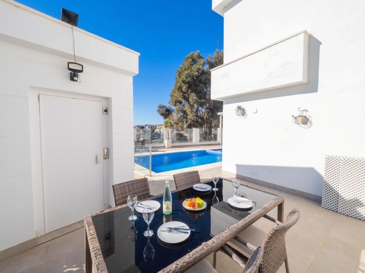 Huis te koop in El Chaparral | 6 slaapkamers H5198602