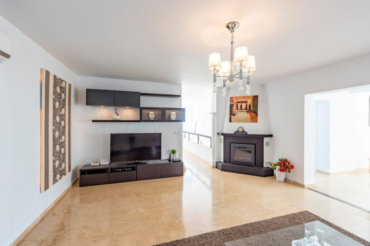 Huis te koop in El Chaparral | 6 slaapkamers H5198602