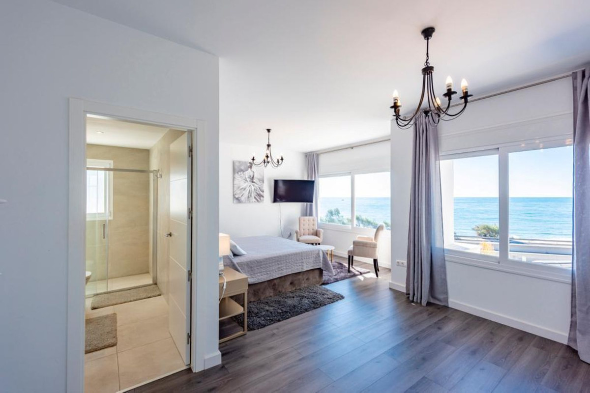 Huis te koop in El Chaparral | 6 slaapkamers H5198602