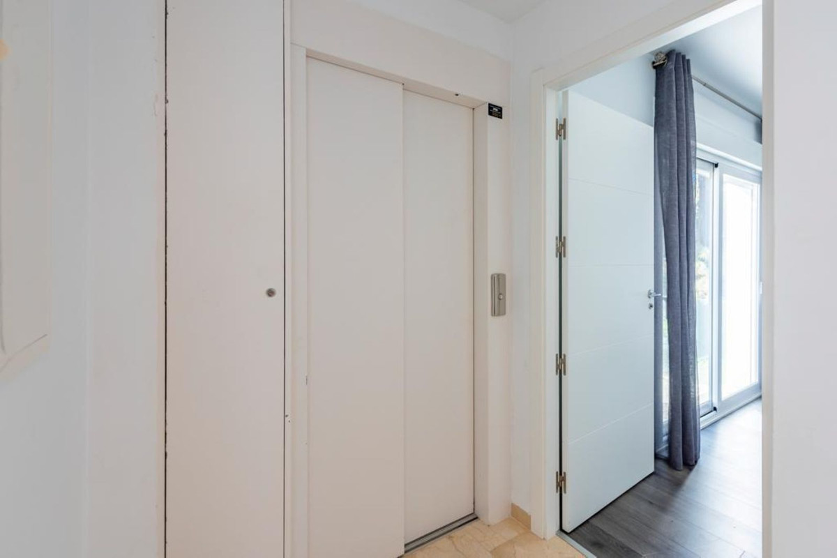 Huis te koop in El Chaparral | 6 slaapkamers H5198602