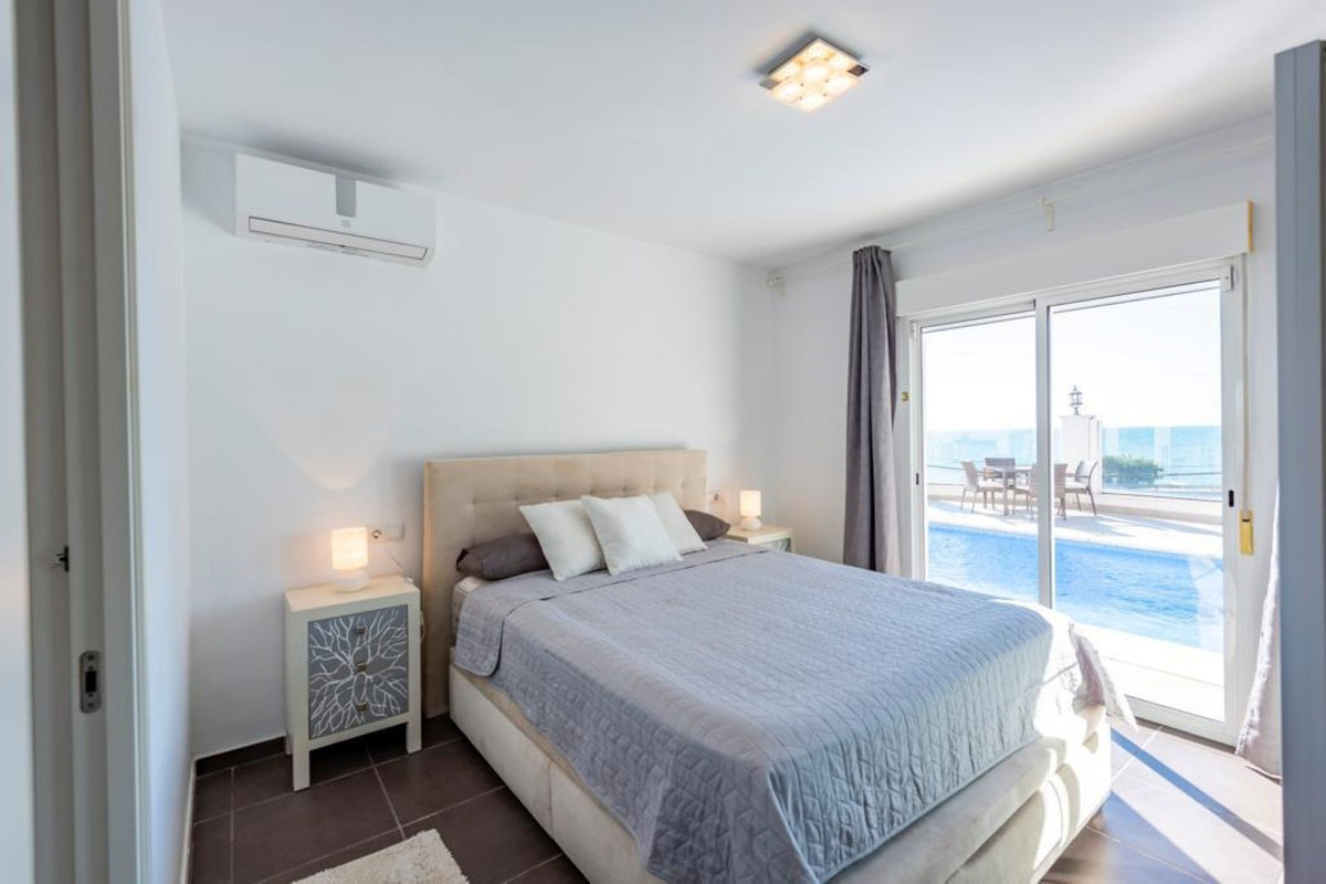 Huis te koop in El Chaparral | 6 slaapkamers H5198602