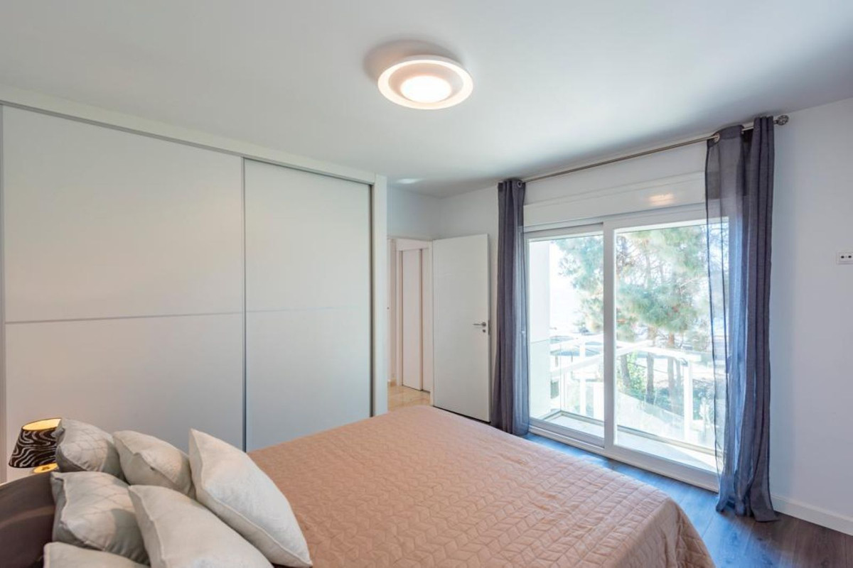 Huis te koop in El Chaparral | 6 slaapkamers H5198602