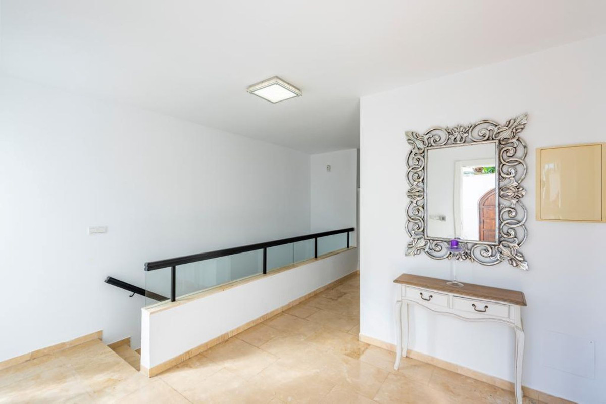 Huis te koop in El Chaparral | 6 slaapkamers H5198602