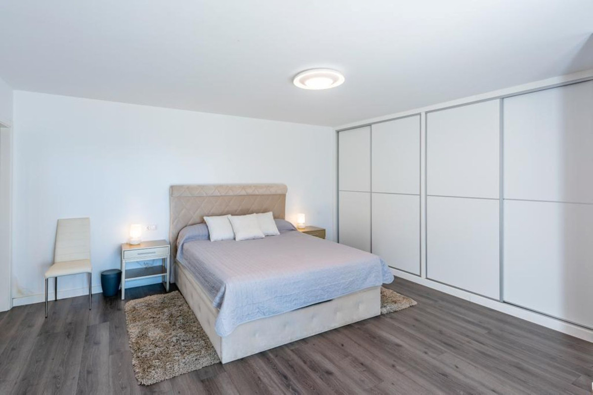 Huis te koop in El Chaparral | 6 slaapkamers H5198602