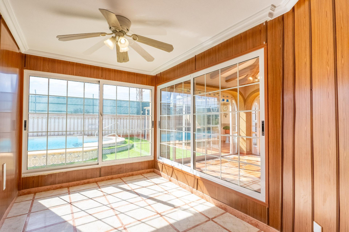 Huis te koop in El Chaparral | 6 slaapkamers H5204989