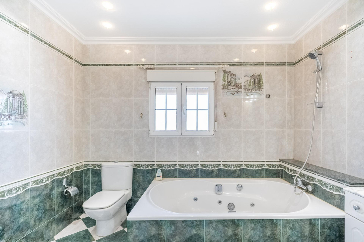 Huis te koop in El Chaparral | 6 slaapkamers H5204989