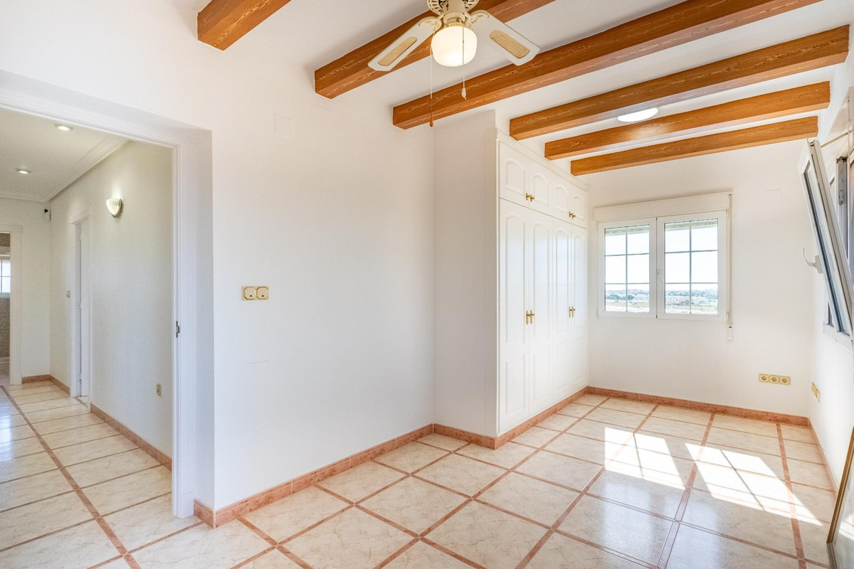 Huis te koop in El Chaparral | 6 slaapkamers H5204989