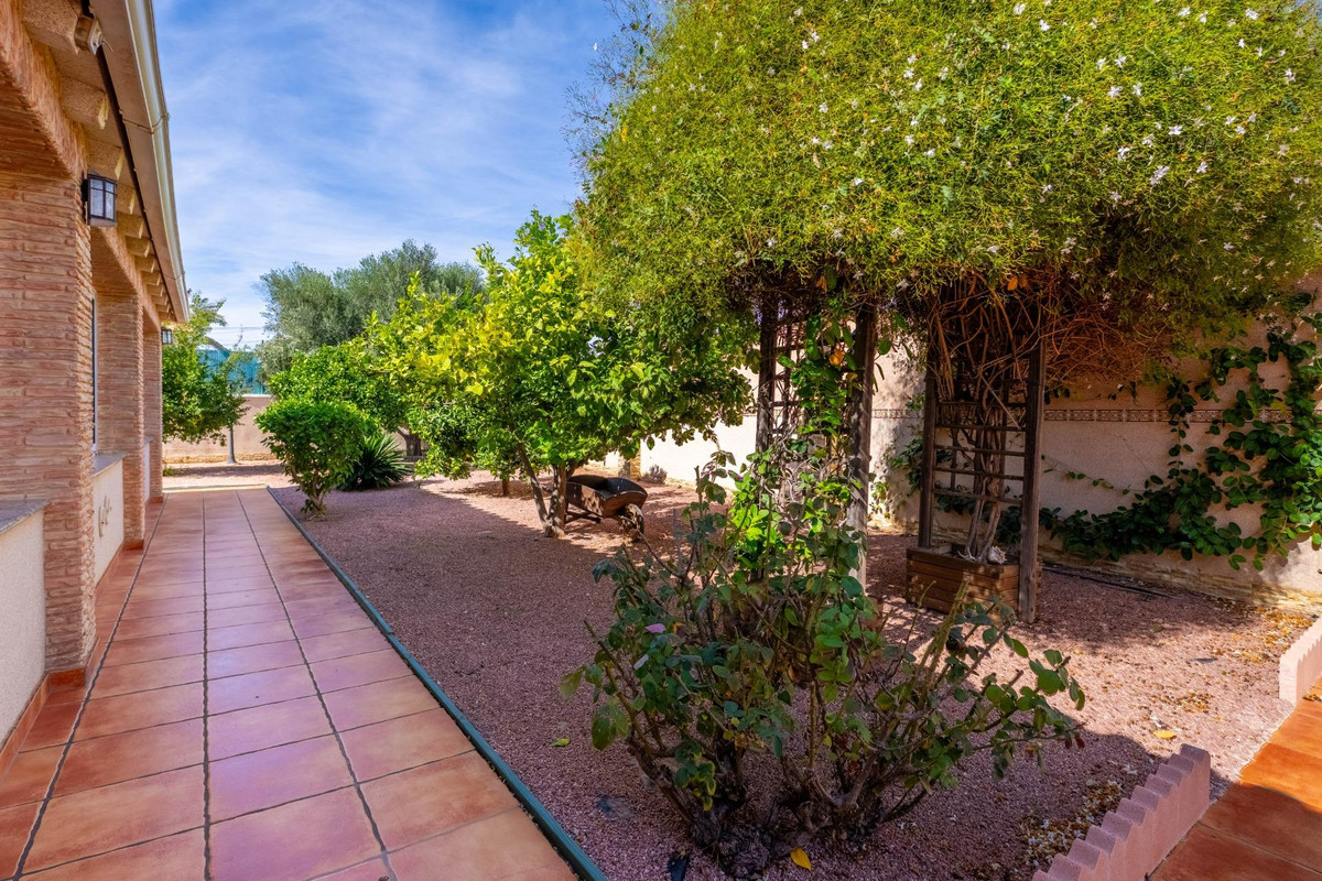 Huis te koop in El Chaparral | 6 slaapkamers H5204989