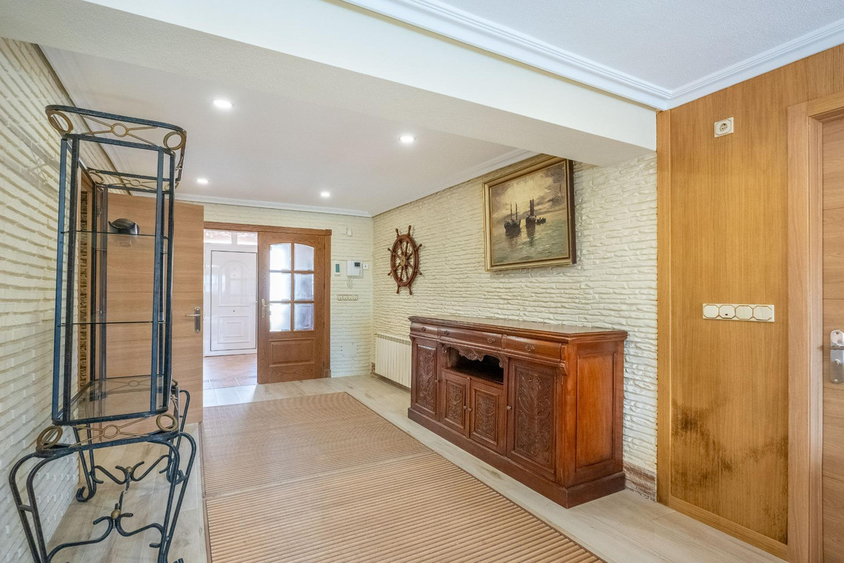 Huis te koop in El Chaparral | 6 slaapkamers H5204989