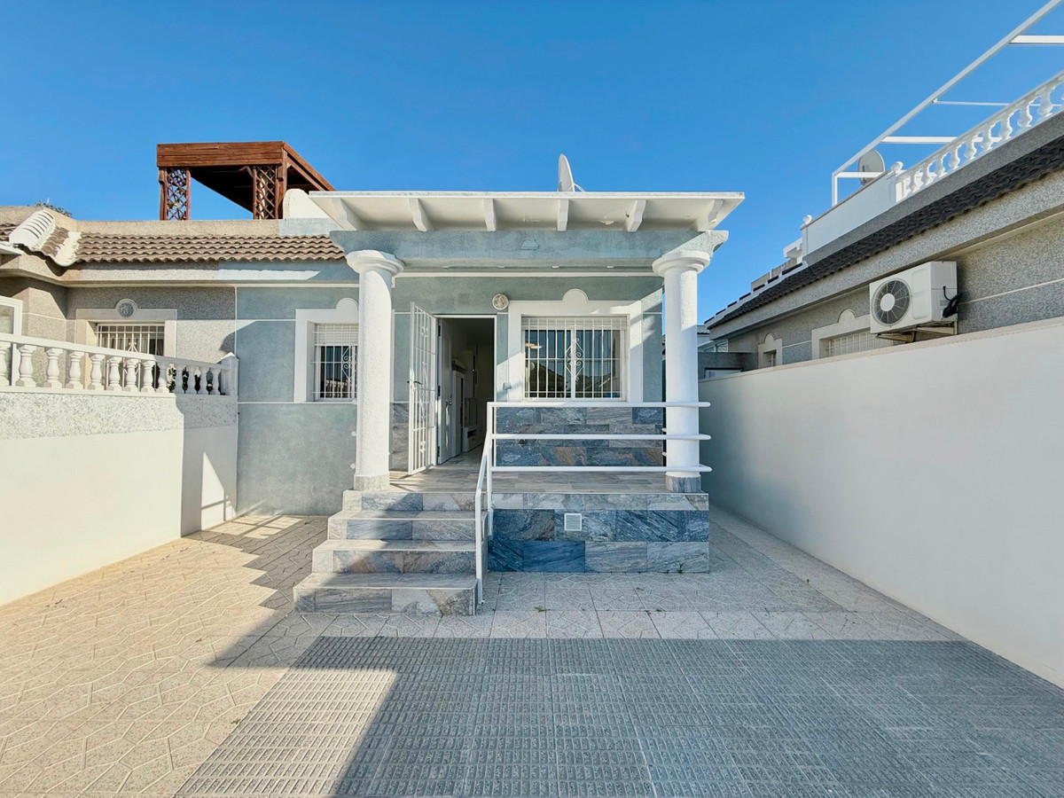 Huis te koop in El Chaparral | 2 slaapkamers H5248105