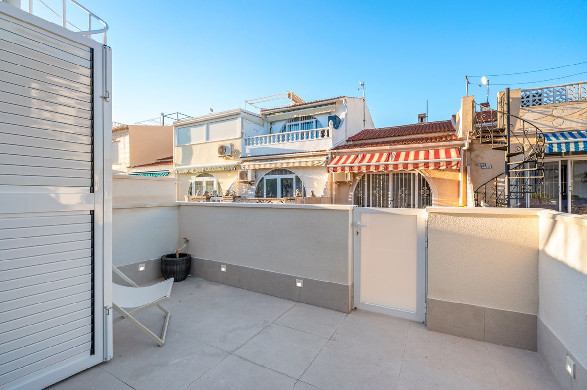 Huis te koop in El Chaparral | 2 slaapkamers H5304352