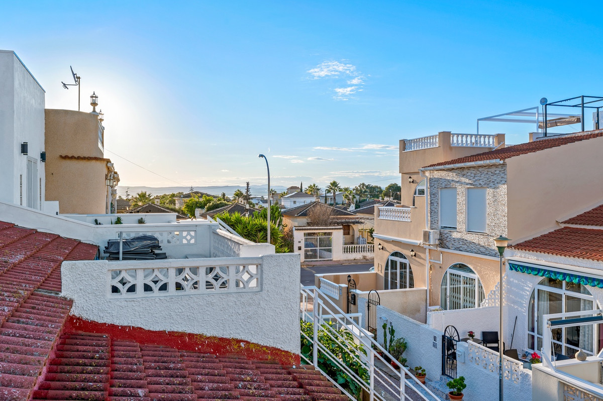 Huis te koop in El Chaparral | 2 slaapkamers H5304352