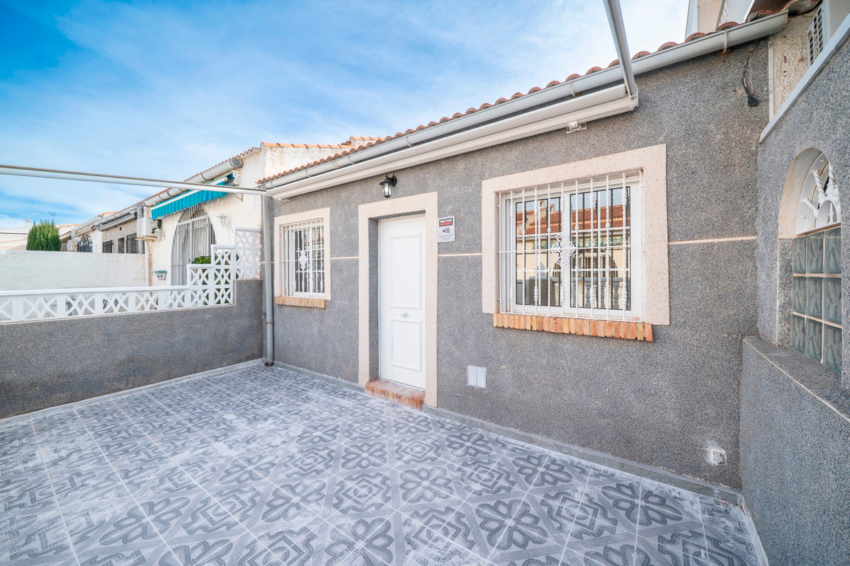 Bungalow te koop in El Chaparral | 2 slaapkamers H5304370