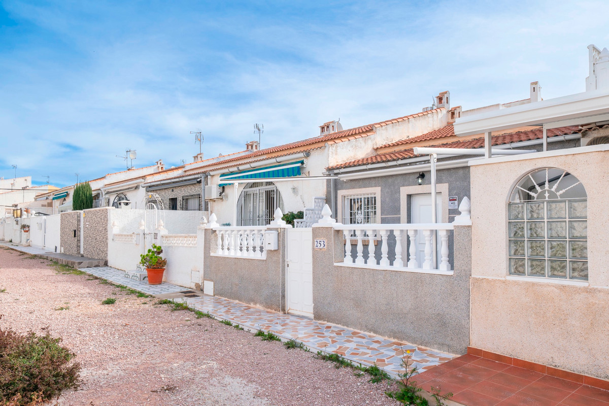 Bungalow te koop in El Chaparral | 2 slaapkamers H5304370