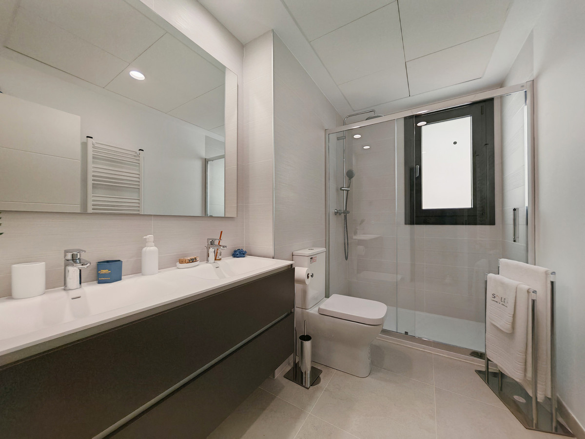 Huis te koop in El Chaparral | 4 slaapkamers H5382334