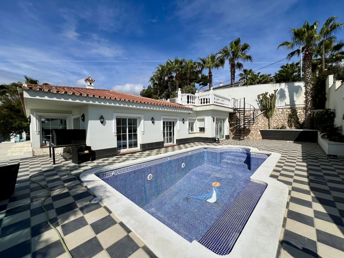 Huis te koop in El Chaparral | 5 slaapkamers H5389117