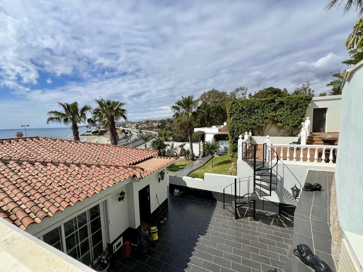Huis te koop in El Chaparral | 5 slaapkamers H5389117