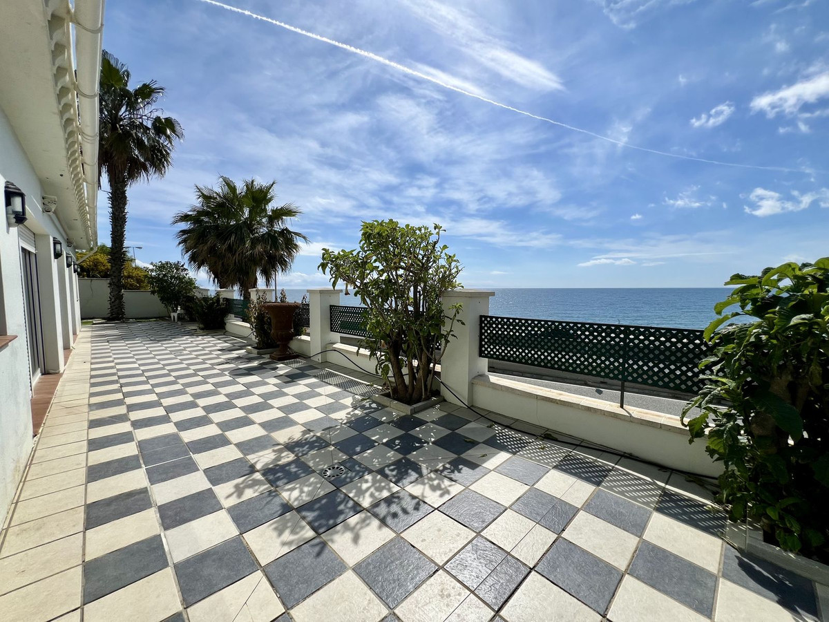 Huis te koop in El Chaparral | 5 slaapkamers H5389117
