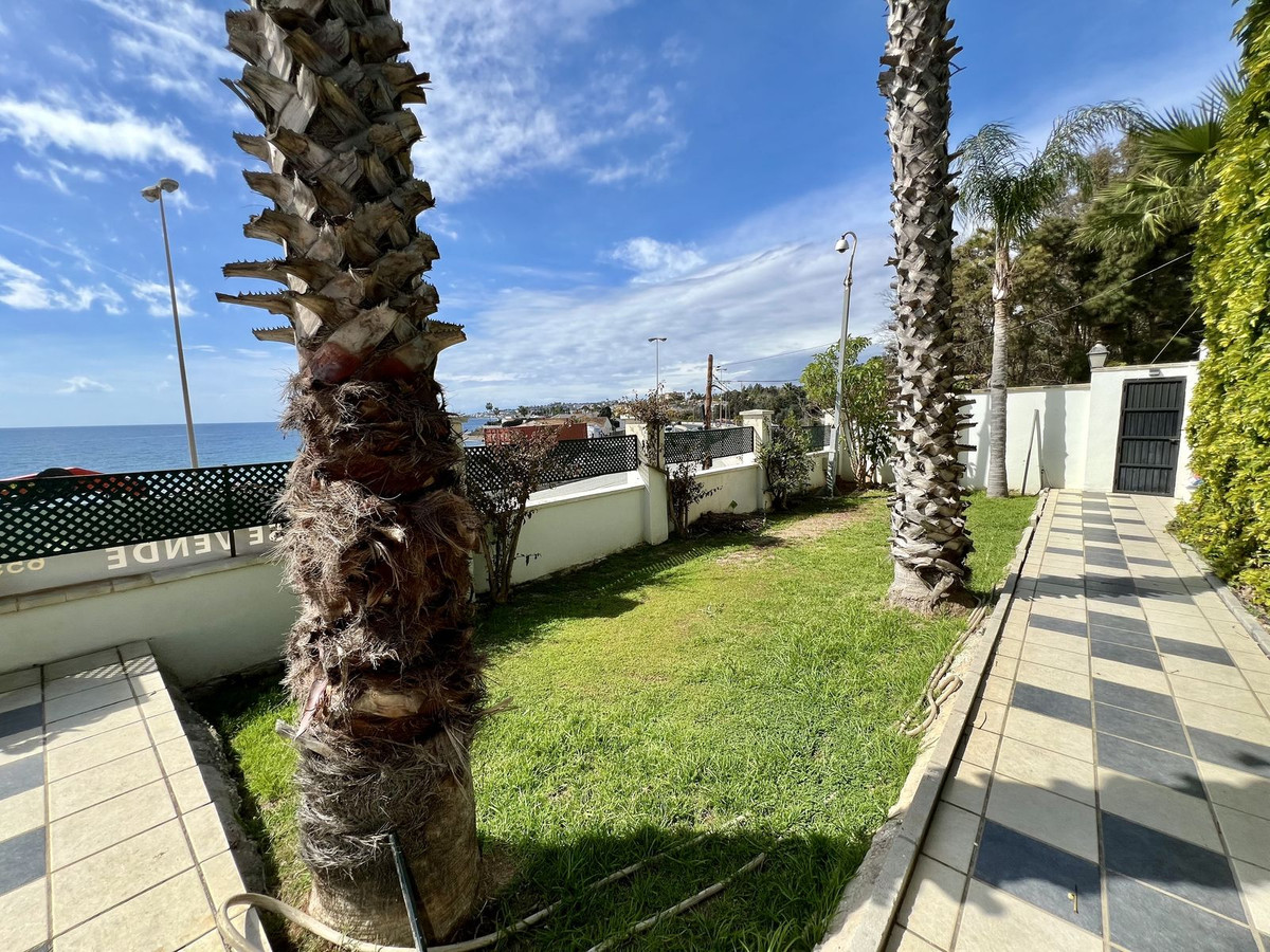 Huis te koop in El Chaparral | 5 slaapkamers H5389117