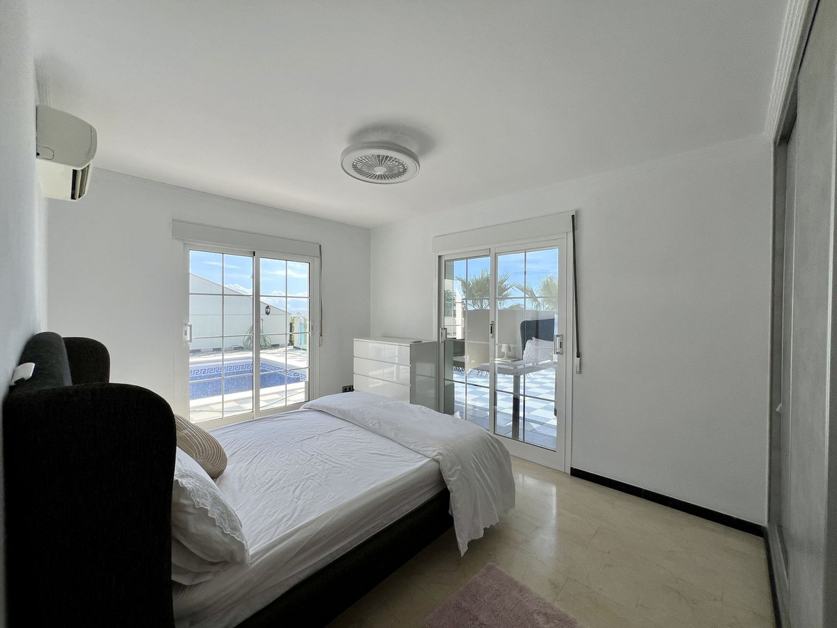 Huis te koop in El Chaparral | 5 slaapkamers H5389117