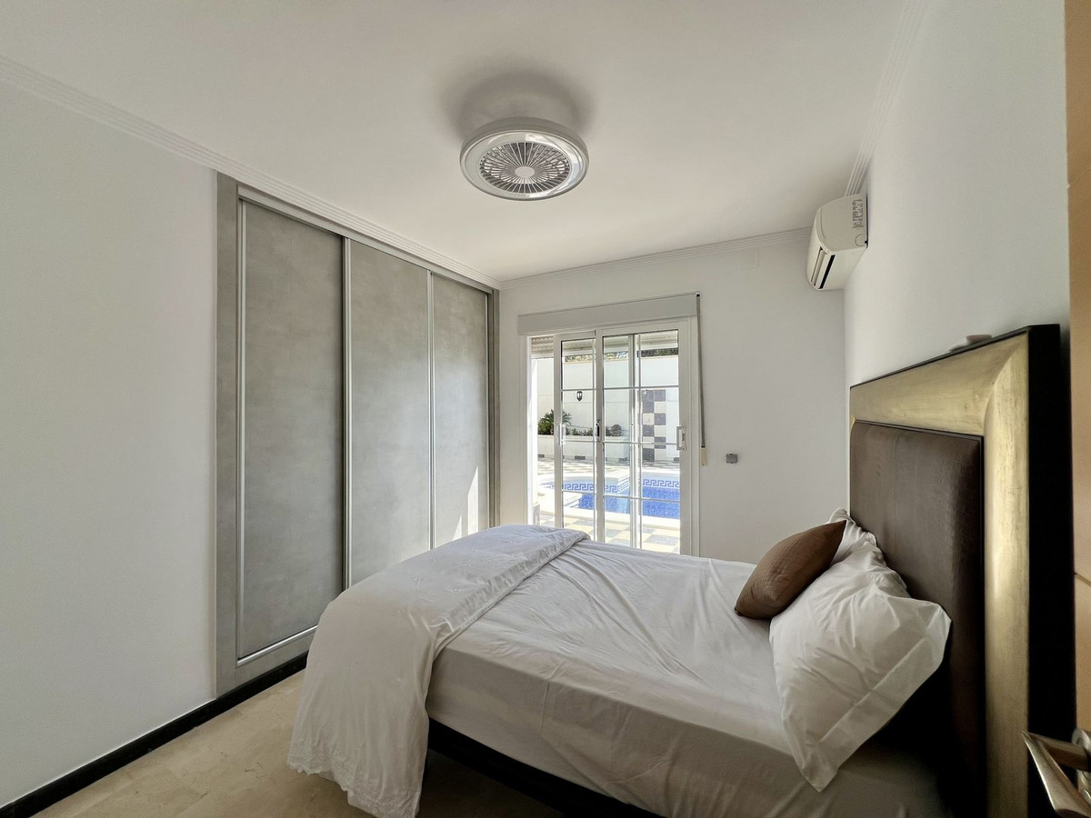 Huis te koop in El Chaparral | 5 slaapkamers H5389117