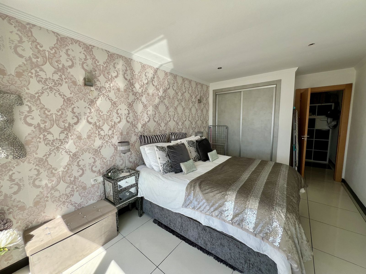 Huis te koop in El Chaparral | 5 slaapkamers H5389117