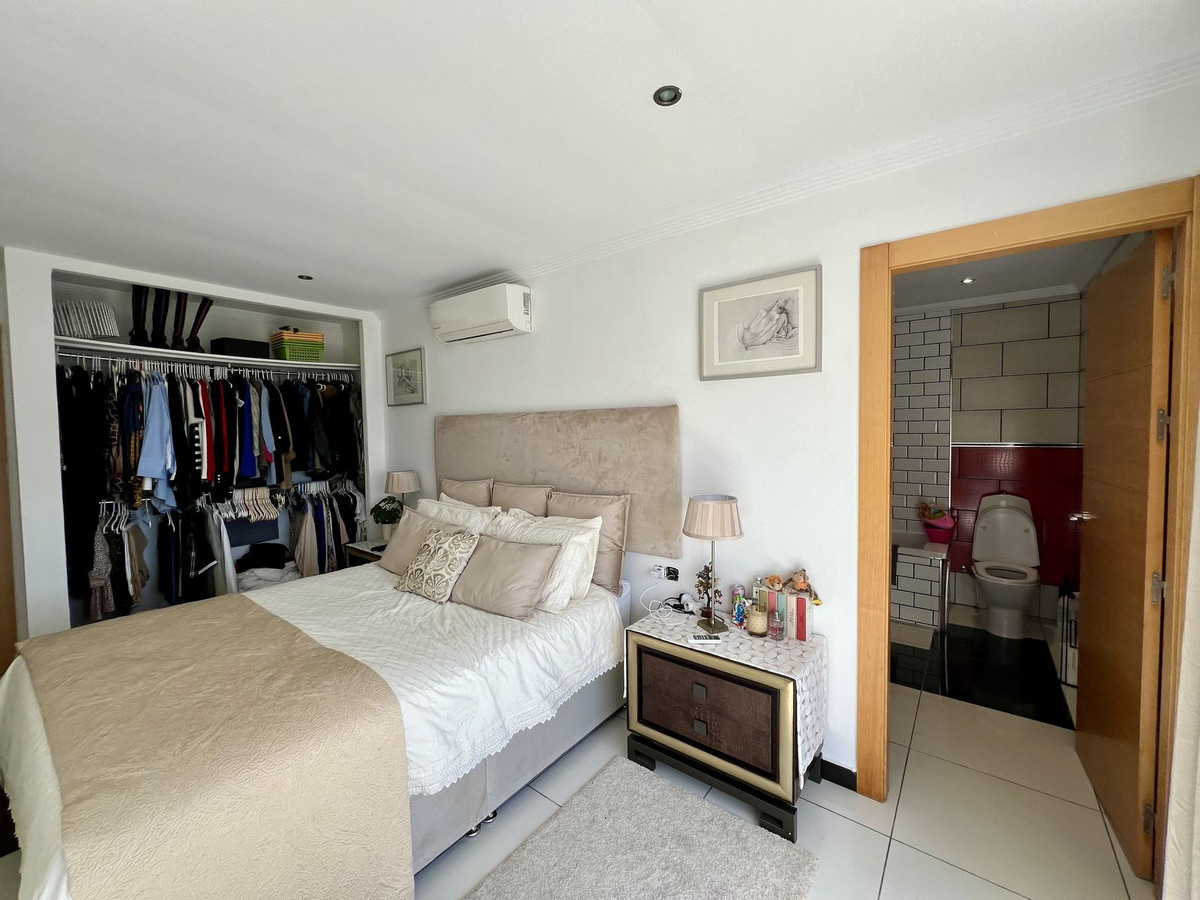 Huis te koop in El Chaparral | 5 slaapkamers H5389117