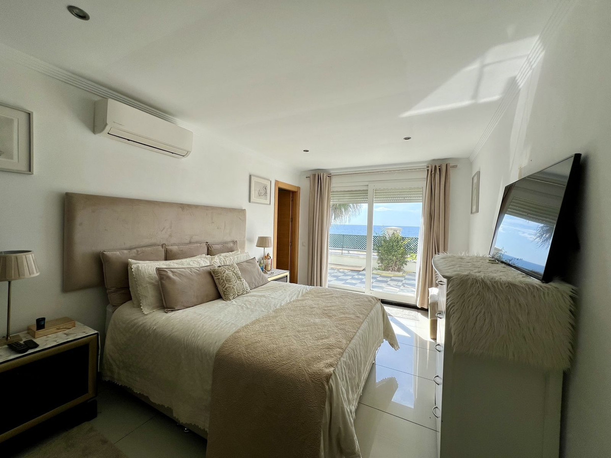 Huis te koop in El Chaparral | 5 slaapkamers H5389117