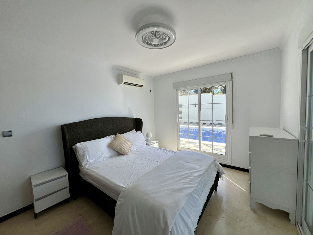 Huis te koop in El Chaparral | 5 slaapkamers H5389117