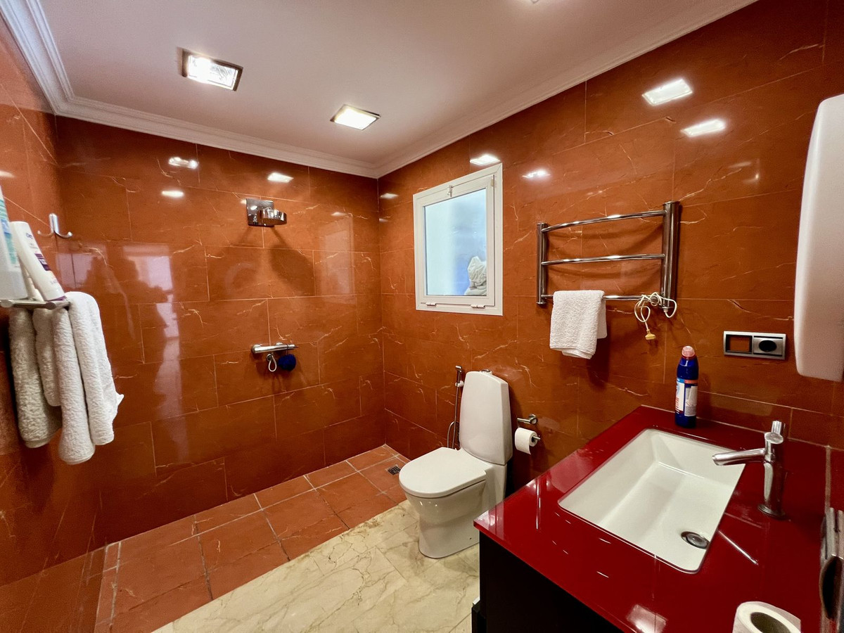 Huis te koop in El Chaparral | 5 slaapkamers H5389117