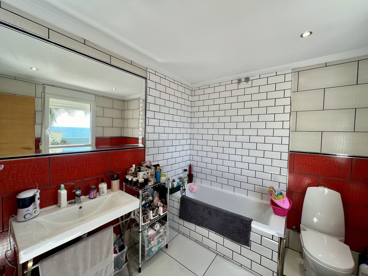 Huis te koop in El Chaparral | 5 slaapkamers H5389117
