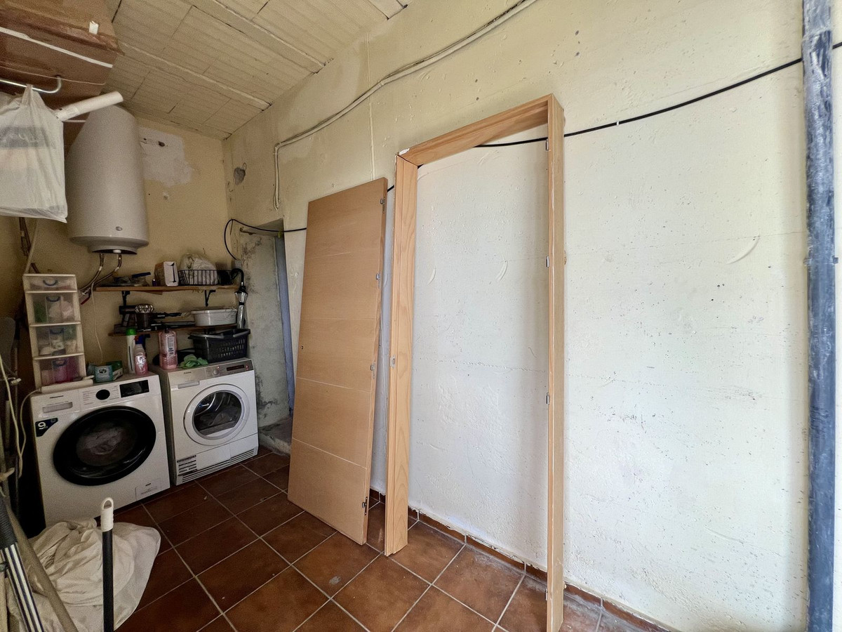 Huis te koop in El Chaparral | 5 slaapkamers H5389117
