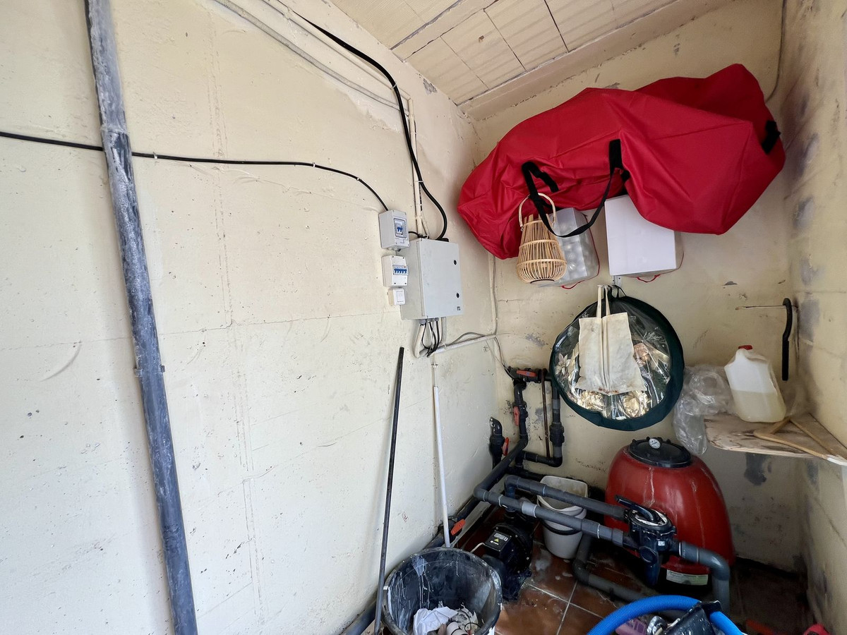 Huis te koop in El Chaparral | 5 slaapkamers H5389117