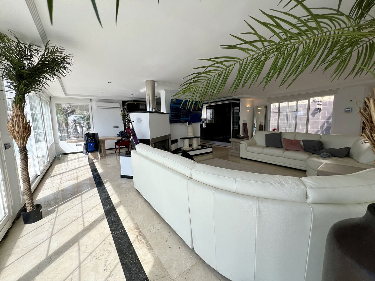 Huis te koop in El Chaparral | 5 slaapkamers H5389117