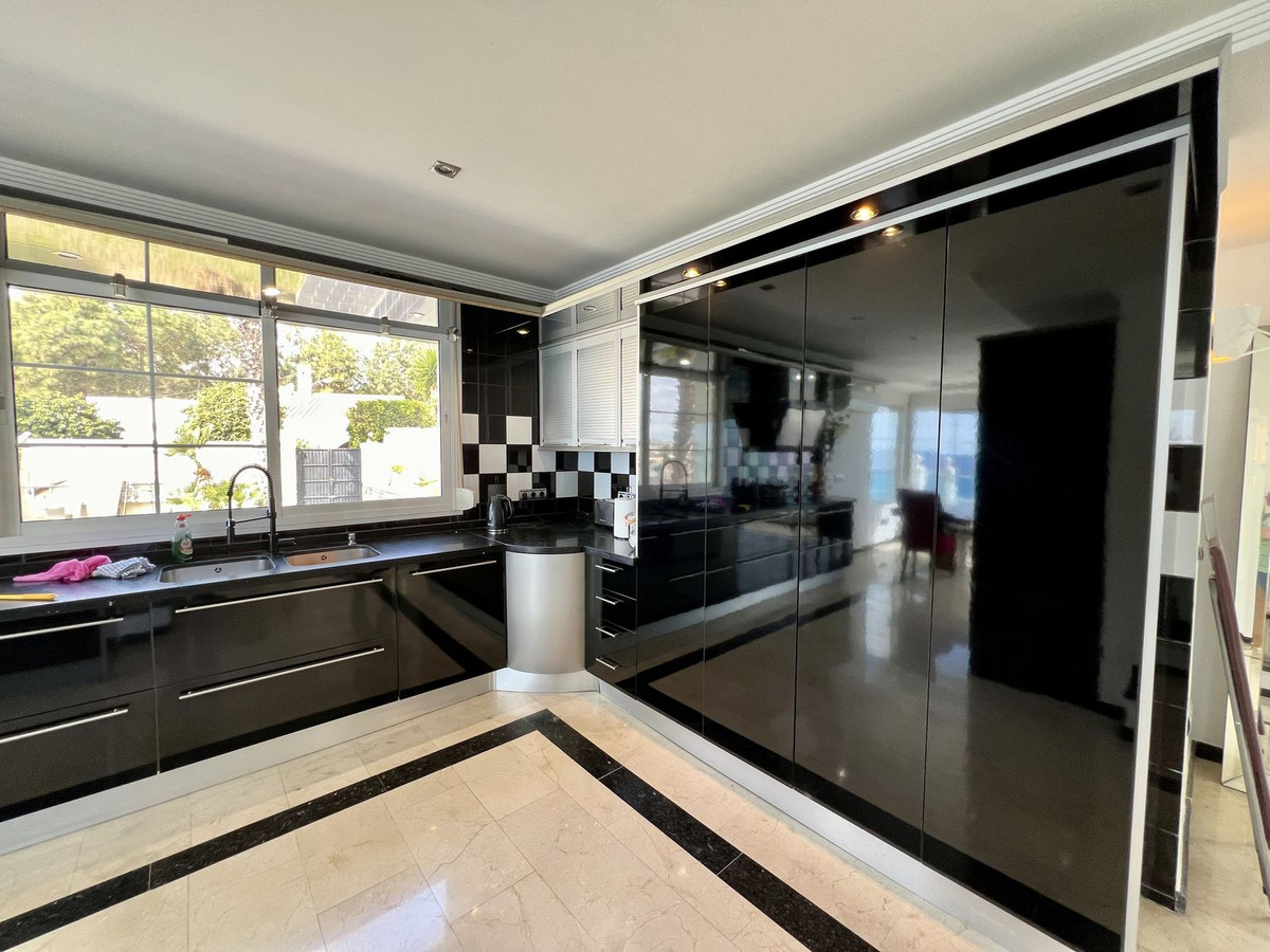 Huis te koop in El Chaparral | 5 slaapkamers H5389117