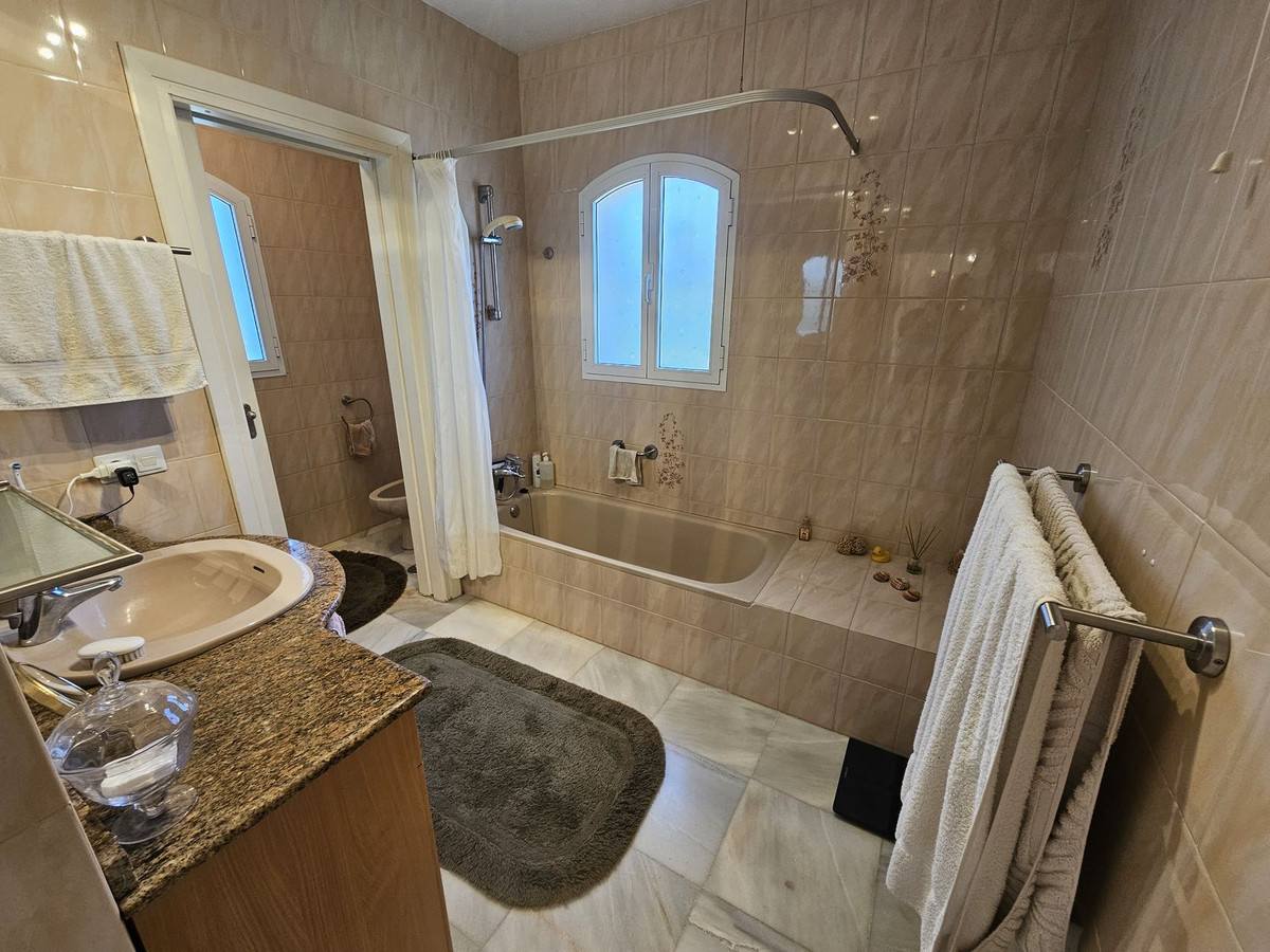 Huis te koop in El Chaparral | 3 slaapkamers H5391199