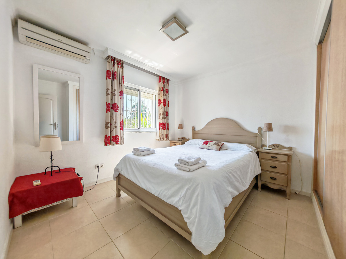 Huis te koop in El Chaparral | 4 slaapkamers H5461585