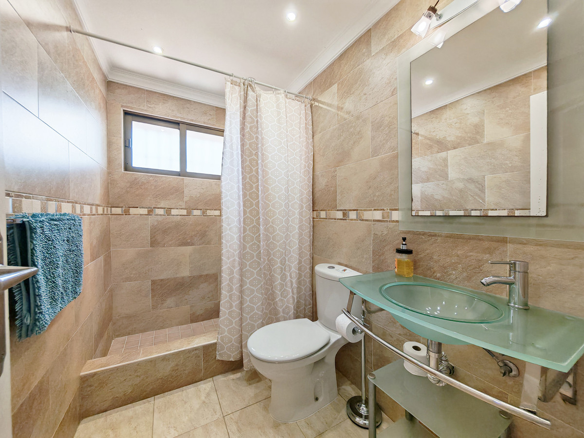 Huis te koop in El Chaparral | 4 slaapkamers H5461585