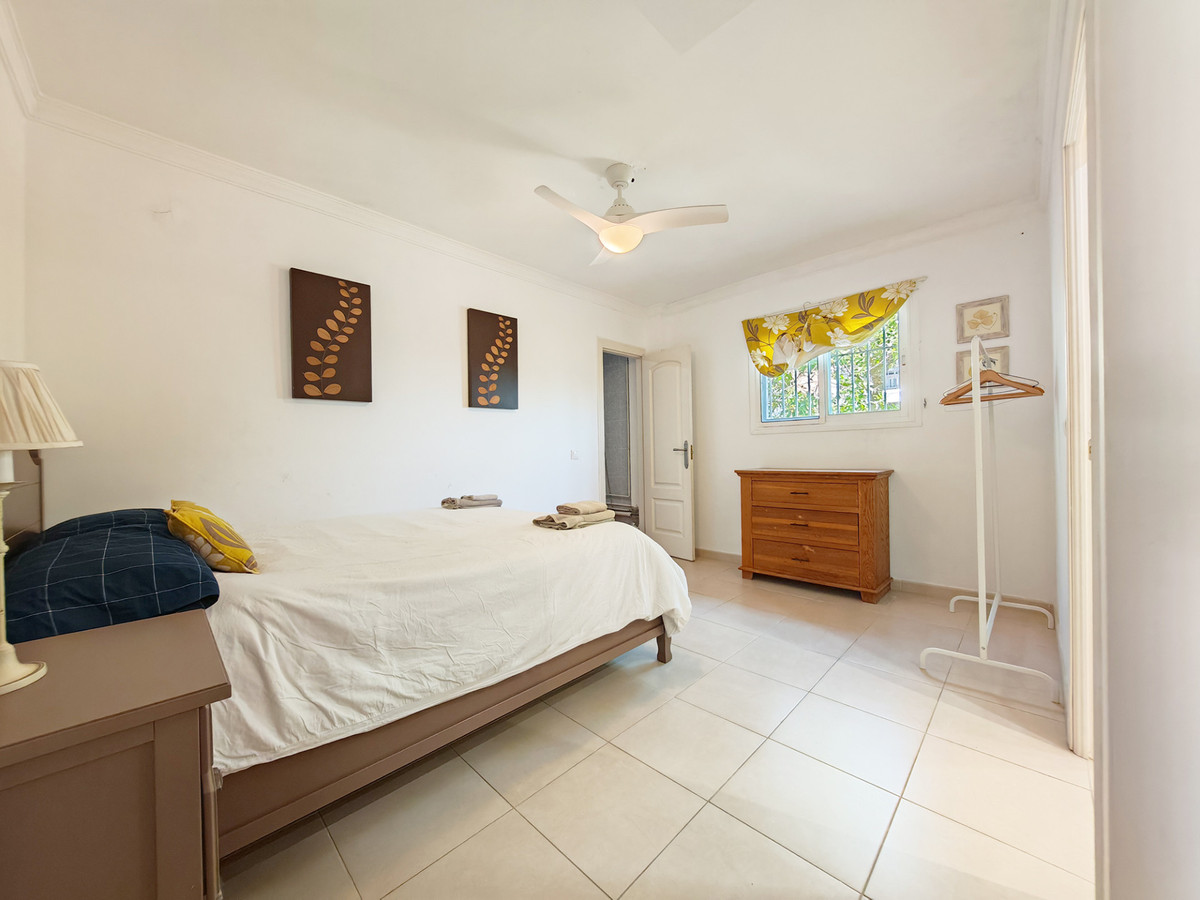 Huis te koop in El Chaparral | 4 slaapkamers H5461585
