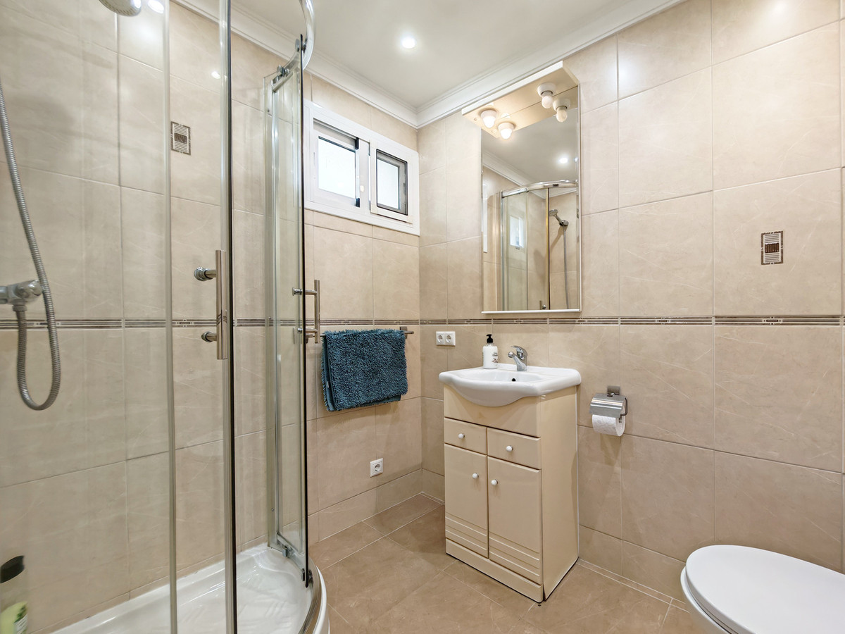 Huis te koop in El Chaparral | 4 slaapkamers H5461585