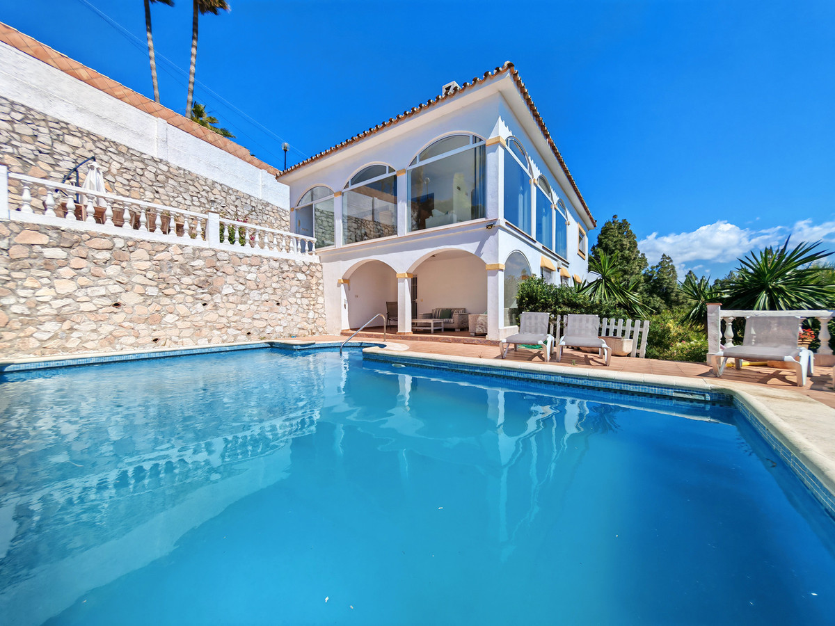Huis te koop in El Chaparral | 4 slaapkamers H5461585