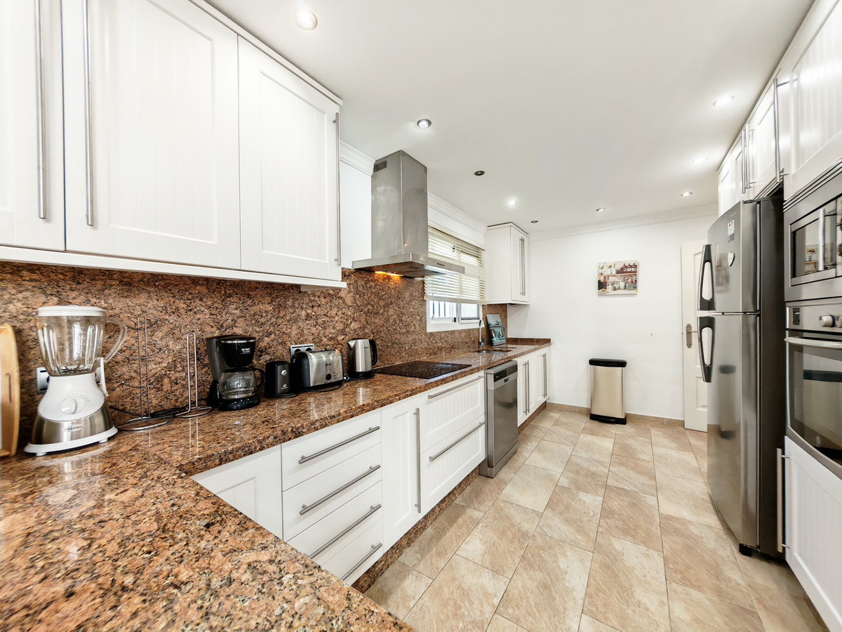 Huis te koop in El Chaparral | 4 slaapkamers H5461585