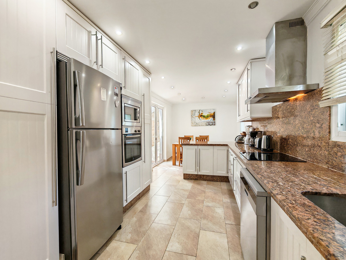 Huis te koop in El Chaparral | 4 slaapkamers H5461585