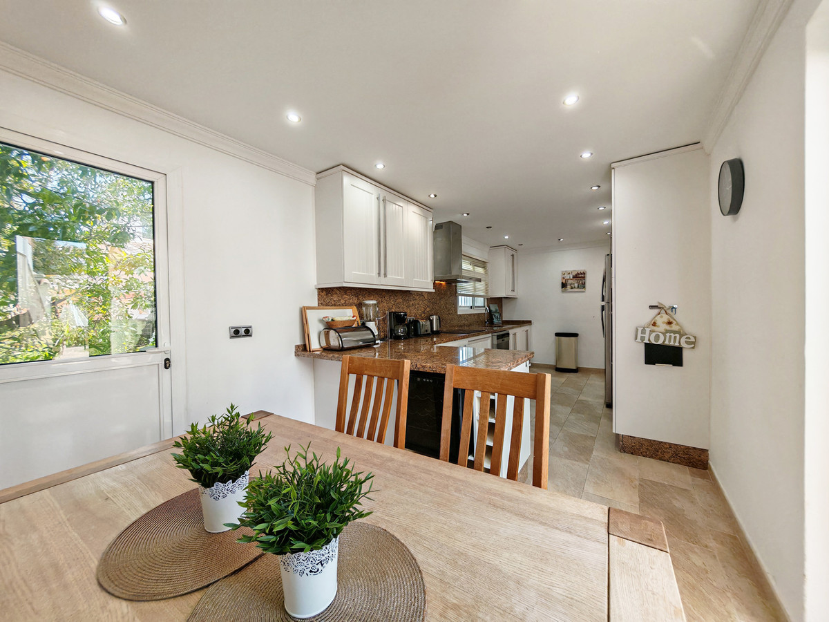 Huis te koop in El Chaparral | 4 slaapkamers H5461585