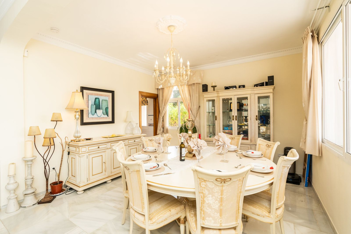 Huis te koop in El Chaparral | 5 slaapkamers H5461921