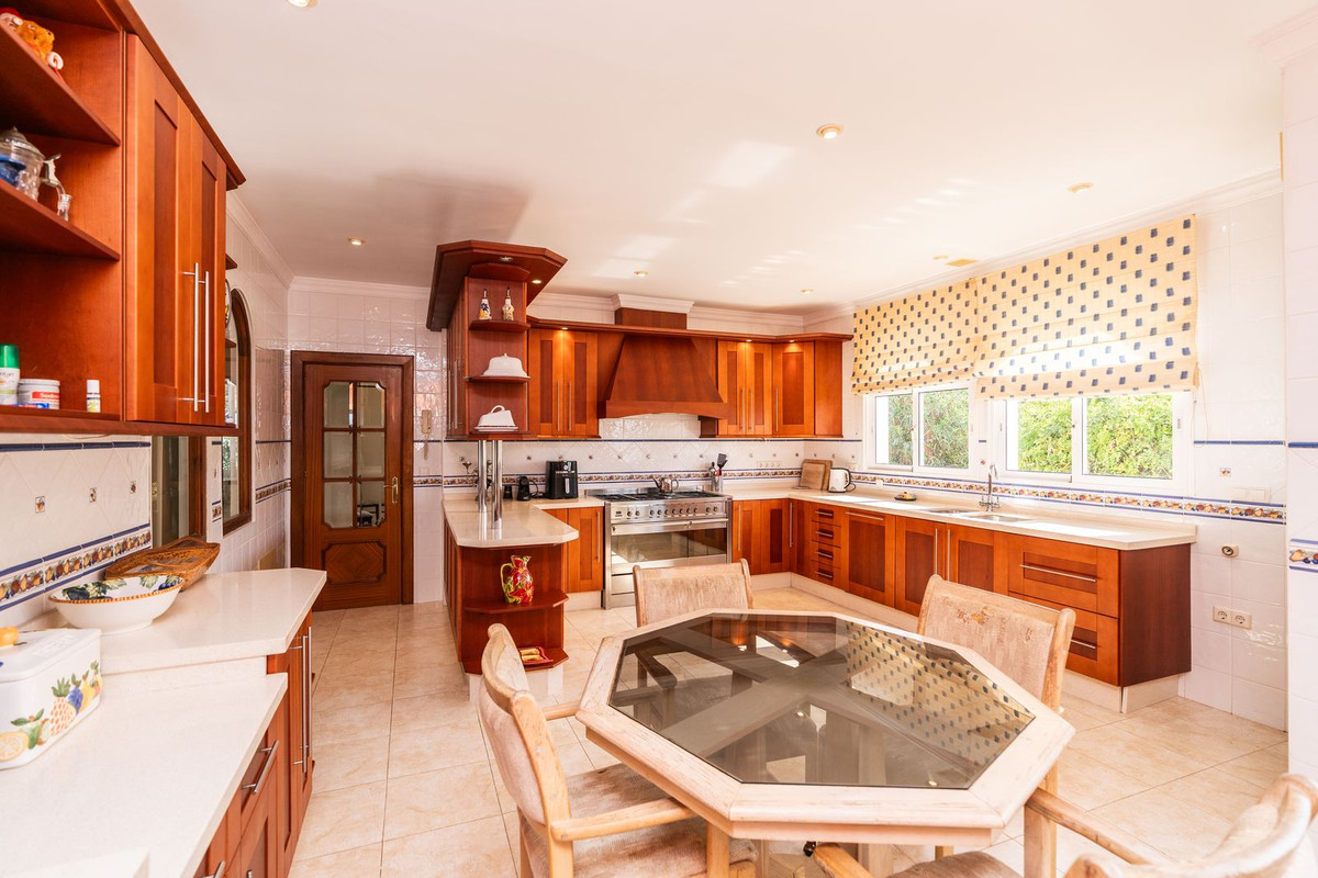 Huis te koop in El Chaparral | 5 slaapkamers H5461921