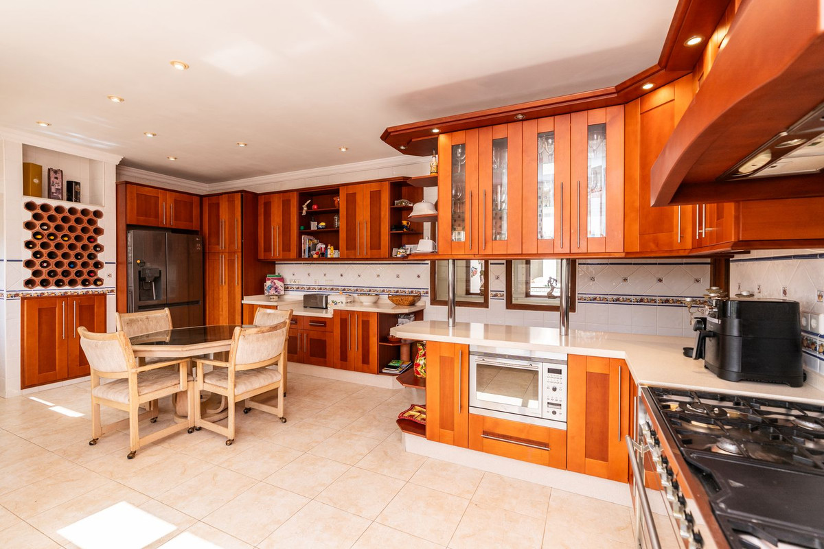 Huis te koop in El Chaparral | 5 slaapkamers H5461921