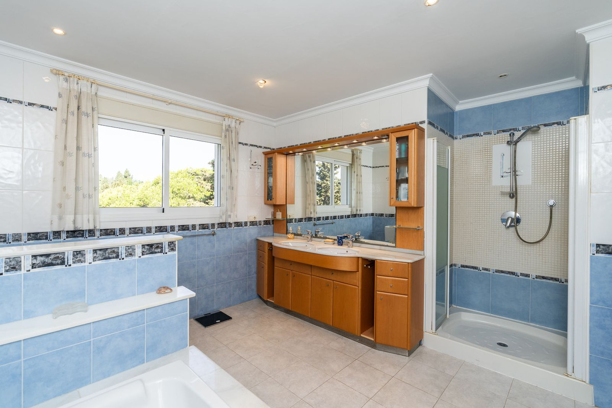 Huis te koop in El Chaparral | 5 slaapkamers H5461921
